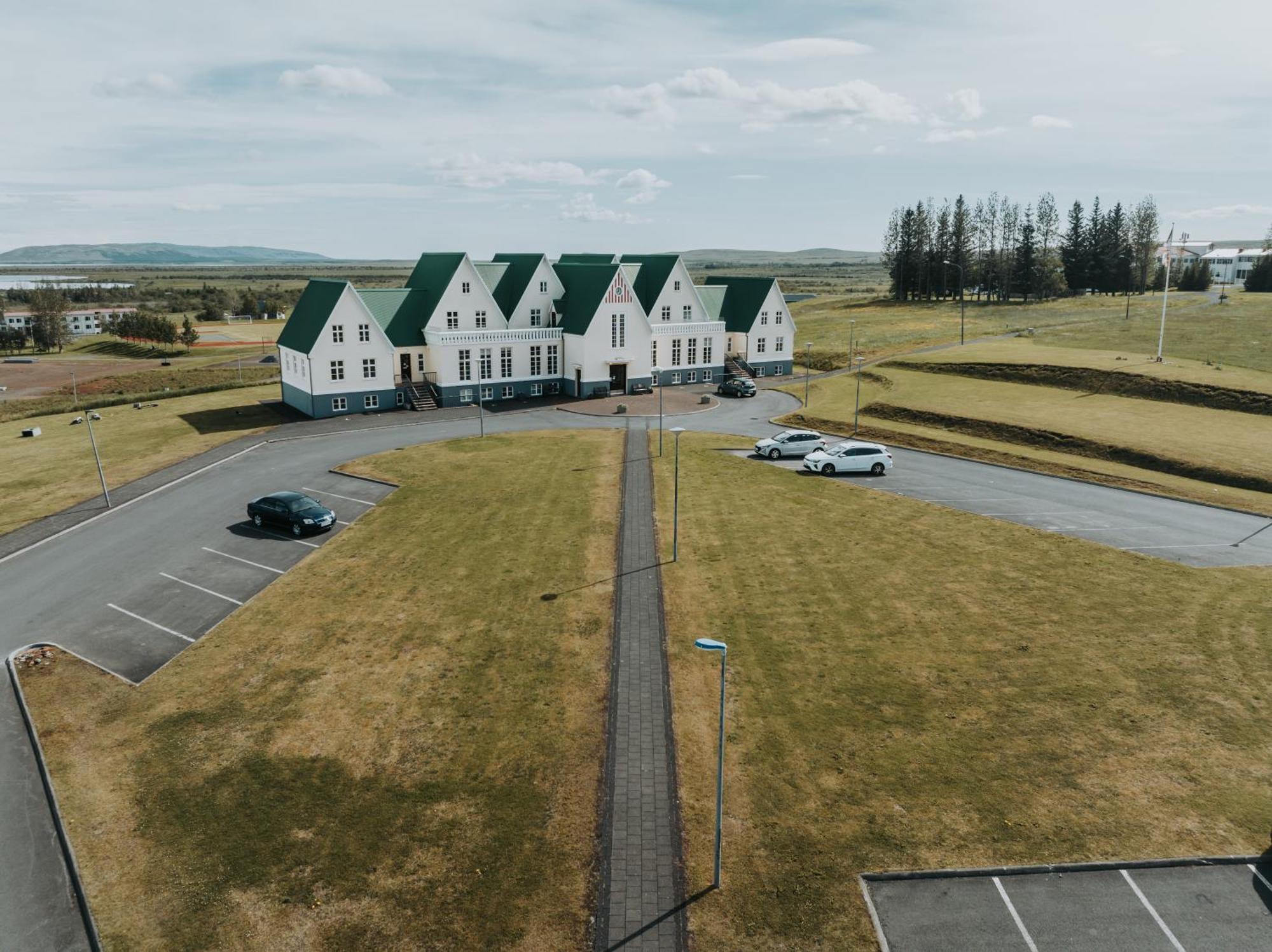 Heradsskolinn Historic Guesthouse Laugarvatn Exterior photo