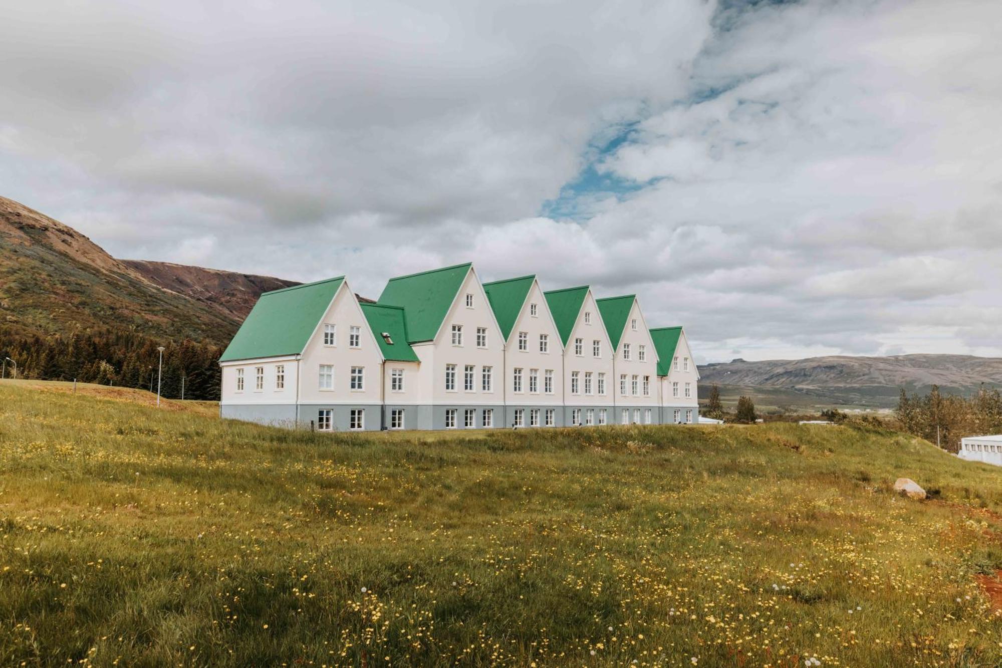 Heradsskolinn Historic Guesthouse Laugarvatn Exterior photo