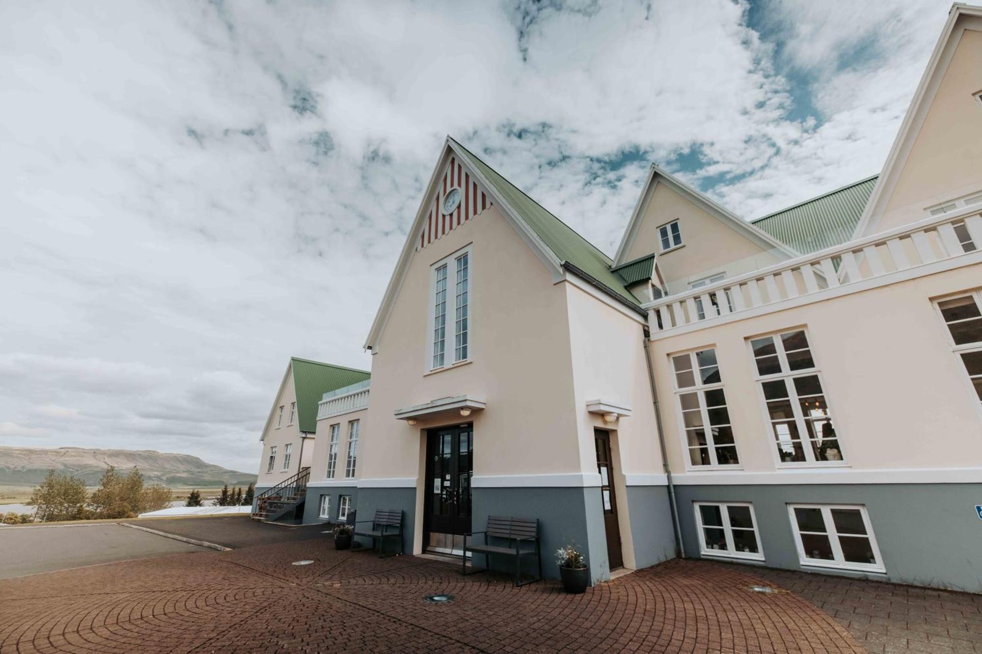 Heradsskolinn Historic Guesthouse Laugarvatn Exterior photo